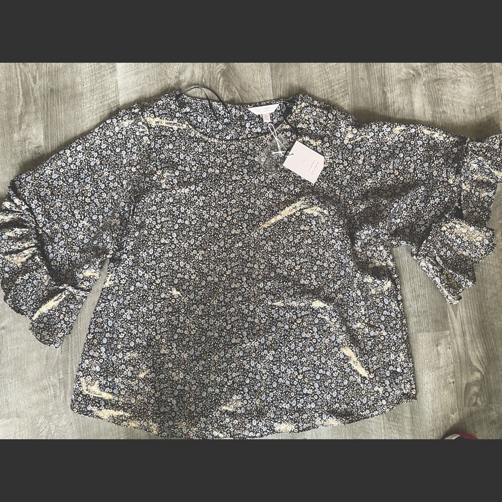 LC bell sleeve floral